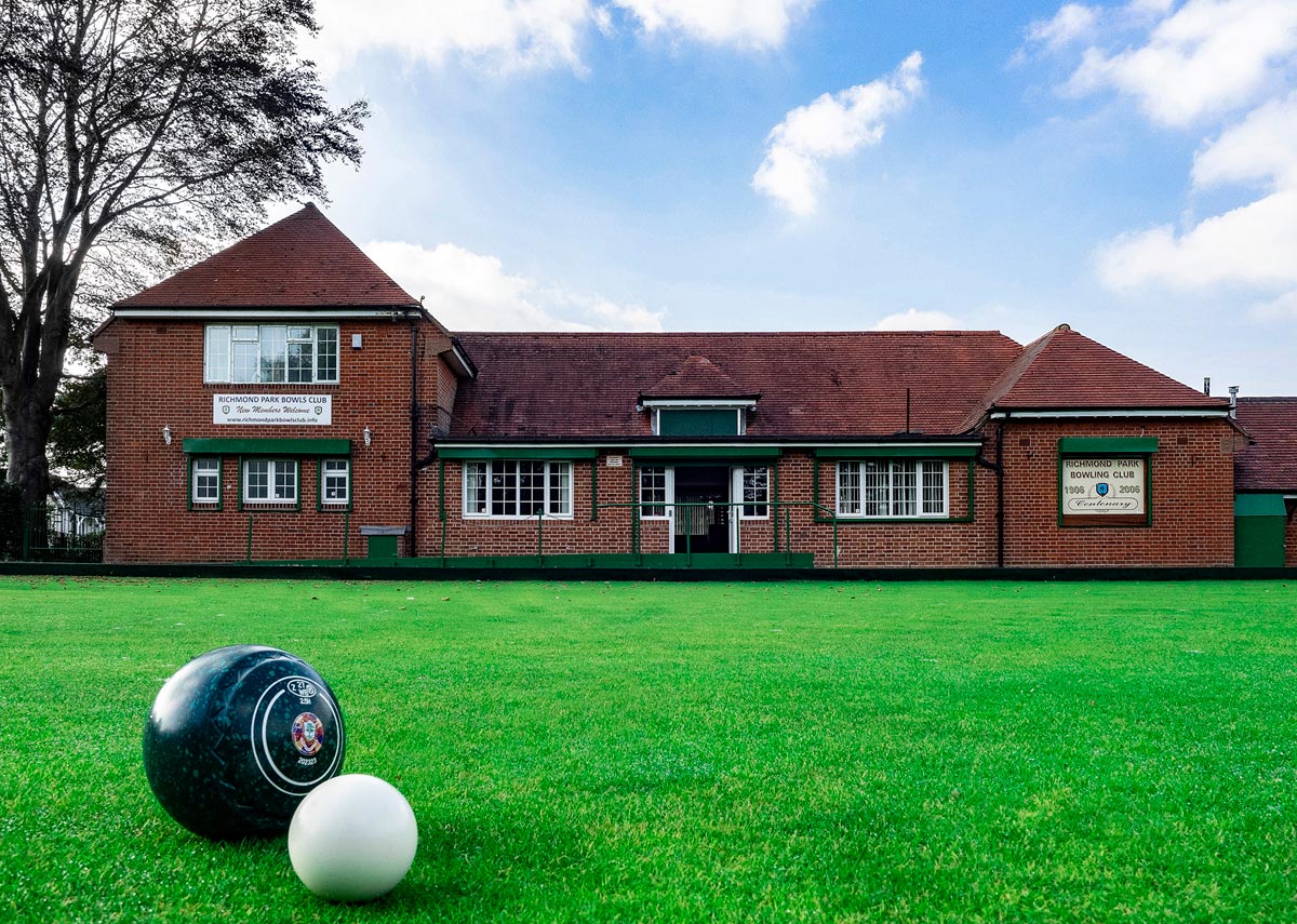 Clubhouse and Green - Richmond Park Bowls Club in Bournemouth